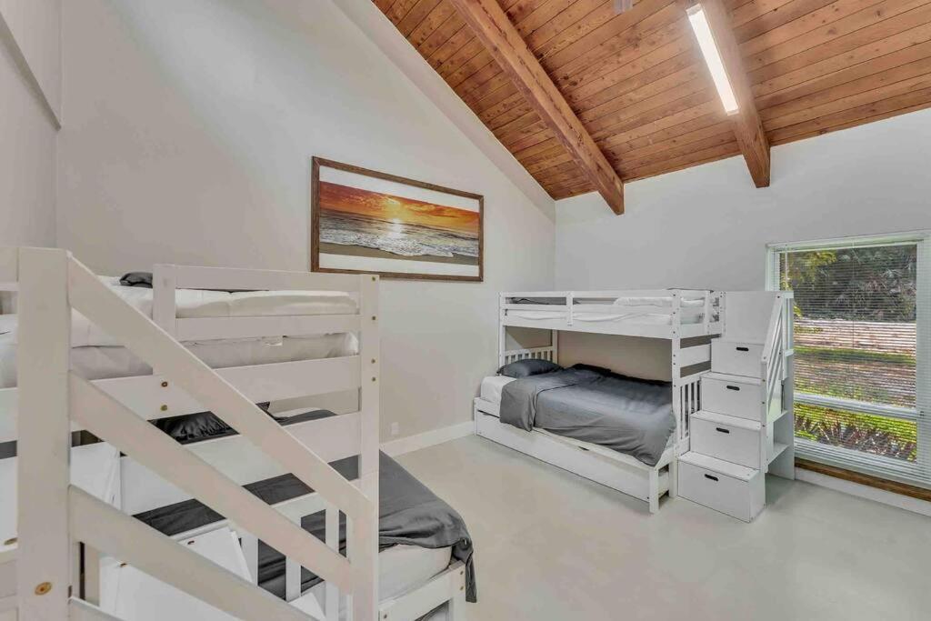 Rare Hidden Getaway Heated Pool 1.5 Acres! Sleeps 16 Villa Fort Lauderdale Bagian luar foto