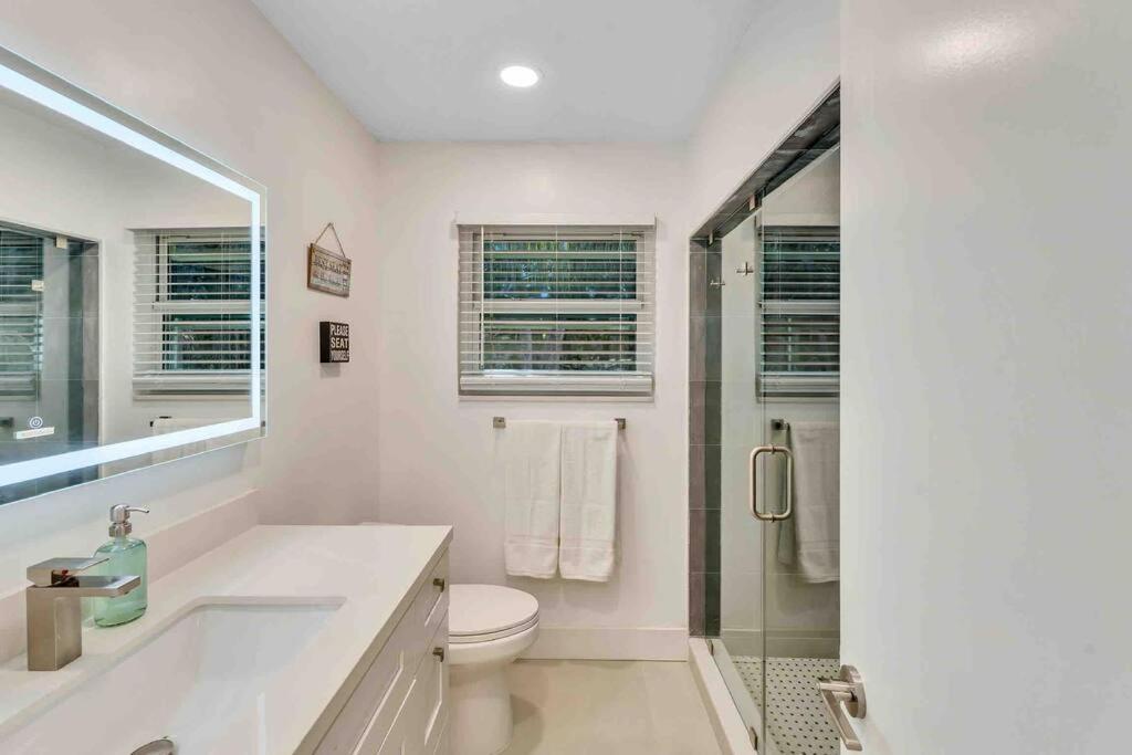 Rare Hidden Getaway Heated Pool 1.5 Acres! Sleeps 16 Villa Fort Lauderdale Bagian luar foto