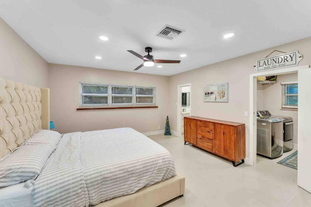Rare Hidden Getaway Heated Pool 1.5 Acres! Sleeps 16 Villa Fort Lauderdale Bagian luar foto