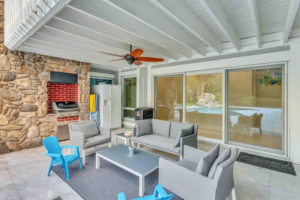 Rare Hidden Getaway Heated Pool 1.5 Acres! Sleeps 16 Villa Fort Lauderdale Bagian luar foto