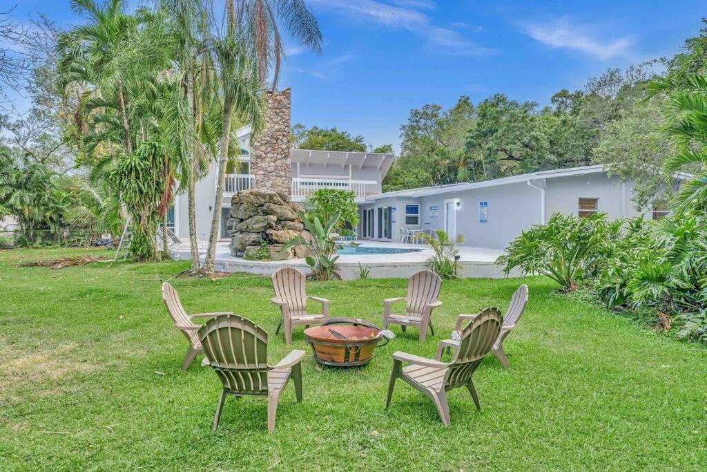 Rare Hidden Getaway Heated Pool 1.5 Acres! Sleeps 16 Villa Fort Lauderdale Bagian luar foto