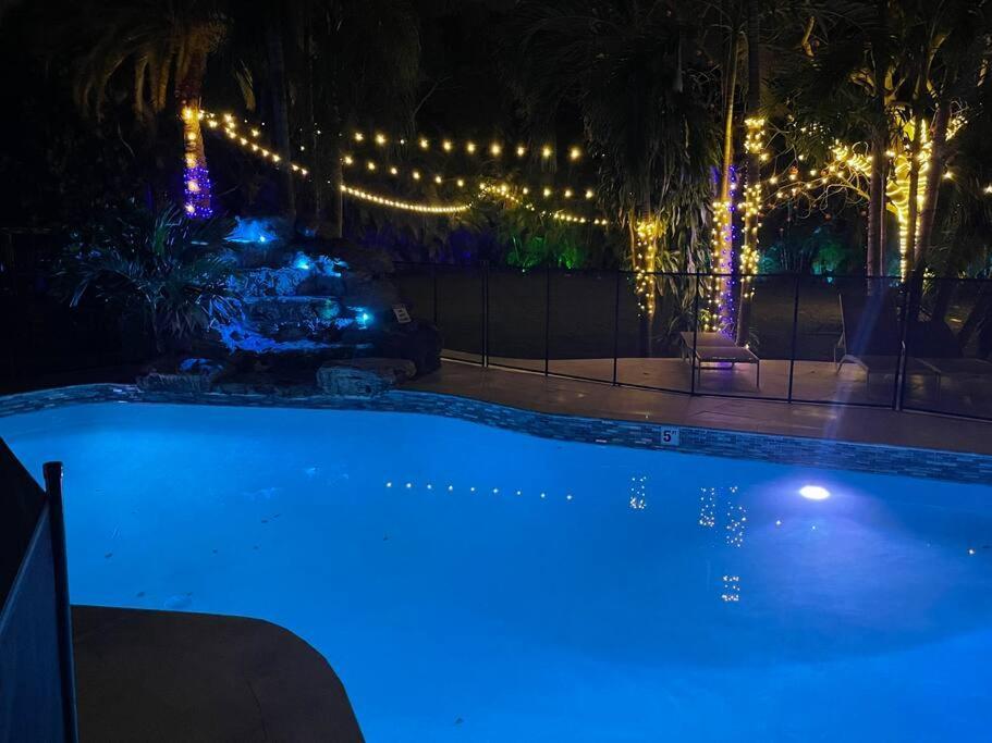 Rare Hidden Getaway Heated Pool 1.5 Acres! Sleeps 16 Villa Fort Lauderdale Bagian luar foto