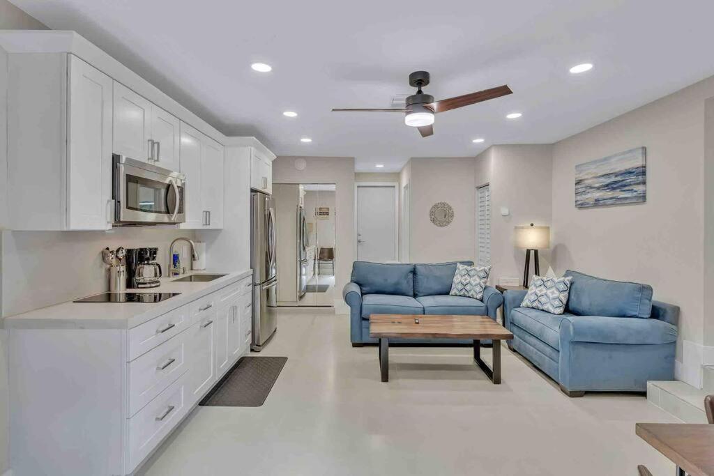 Rare Hidden Getaway Heated Pool 1.5 Acres! Sleeps 16 Villa Fort Lauderdale Bagian luar foto