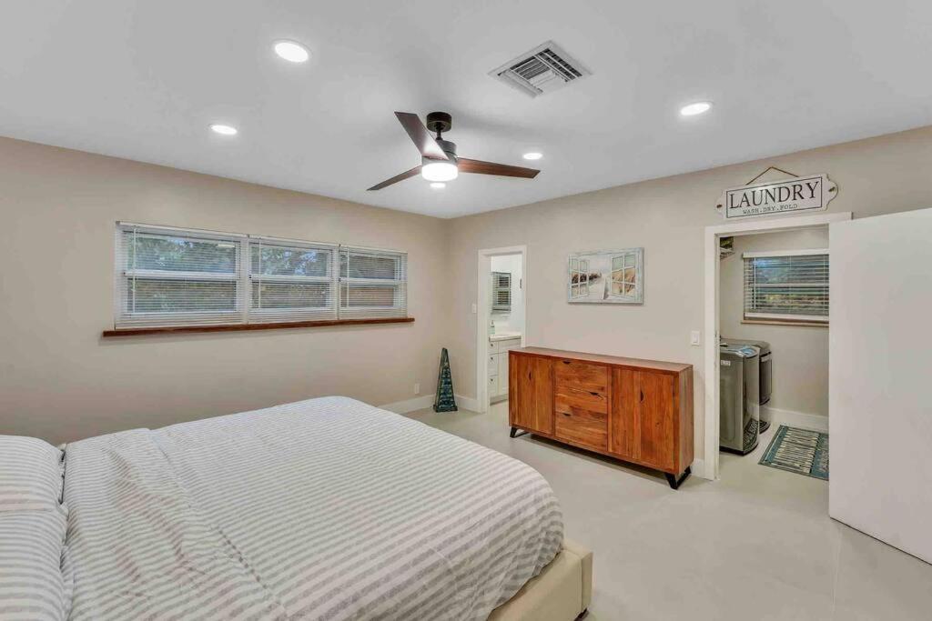 Rare Hidden Getaway Heated Pool 1.5 Acres! Sleeps 16 Villa Fort Lauderdale Bagian luar foto