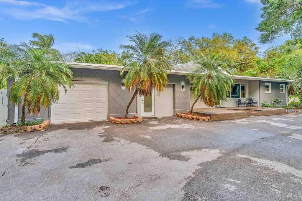 Rare Hidden Getaway Heated Pool 1.5 Acres! Sleeps 16 Villa Fort Lauderdale Bagian luar foto